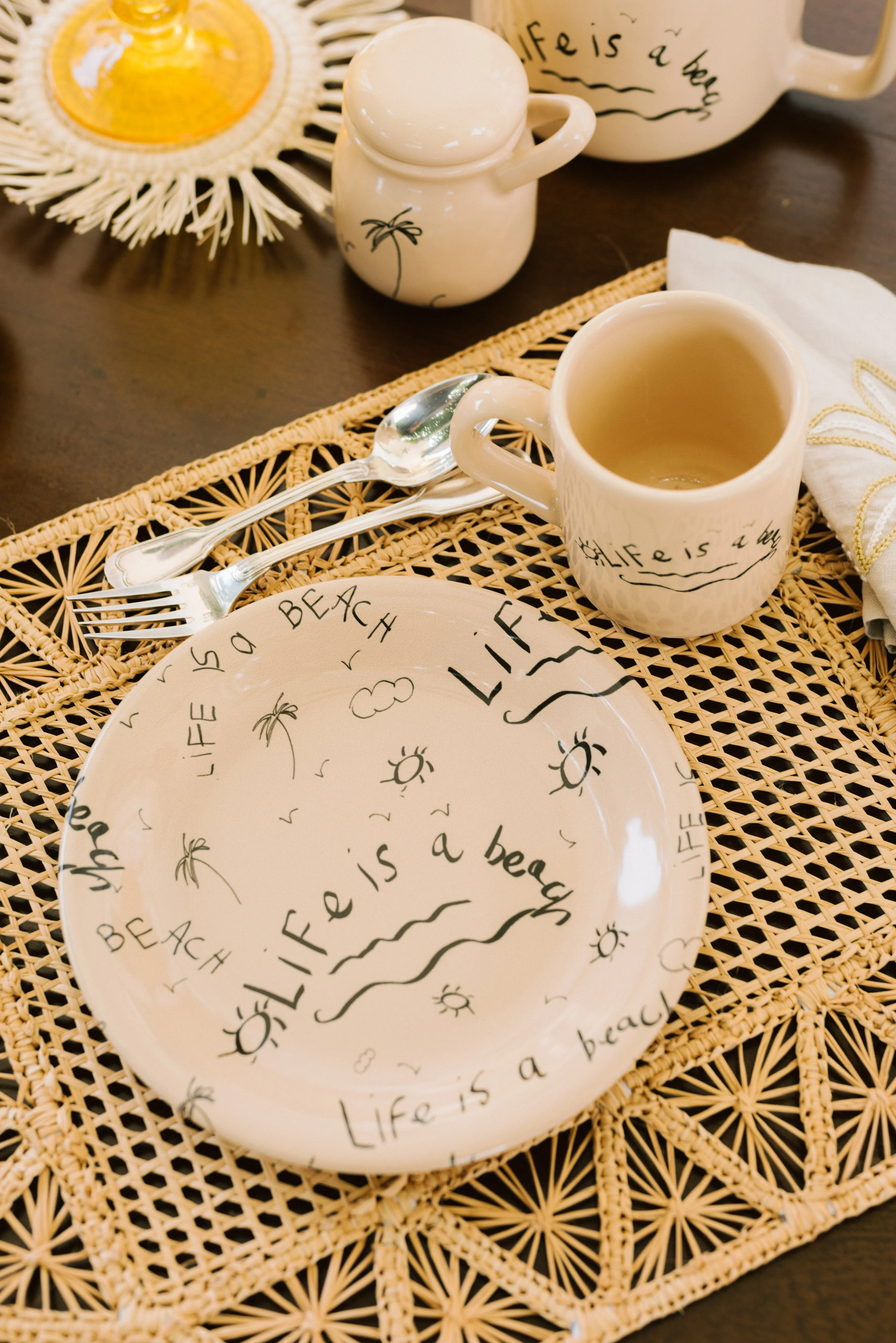 Ceramic Dinner Plate “Life is a Beach” (Set of 4)