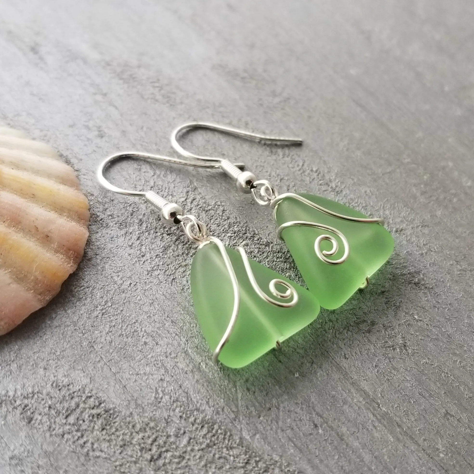Hawaiian Jewelry Sea Glass Earrings, Wire Peridot Earrings Green Earrings, Beachy Sea Glass Jewelry Birthday Gift(August Birthstone Jewelry)