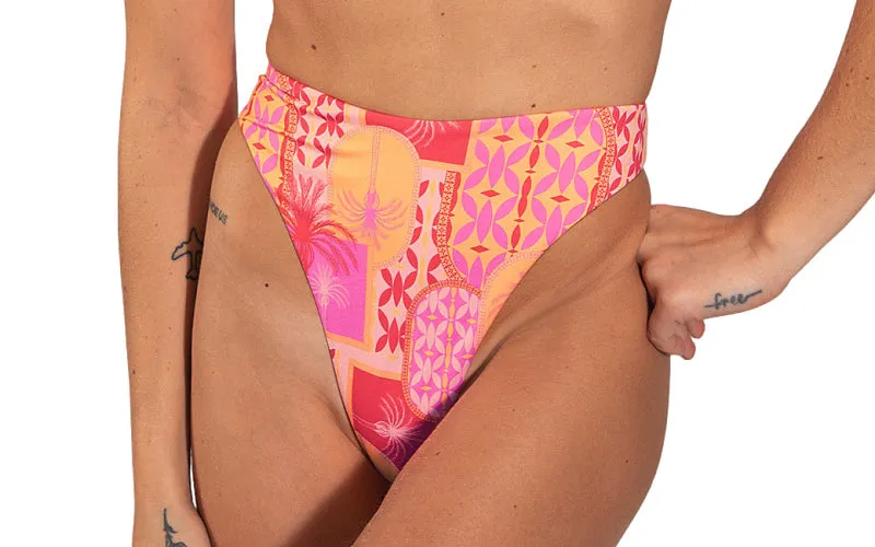 Kiana-Taylor Bikini ::RET