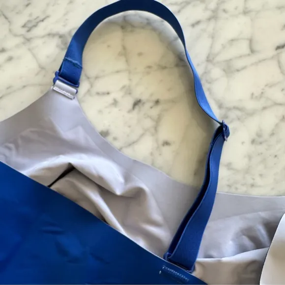 Knix Evolution Bra Size 5 Unpadded Wireless Reversible