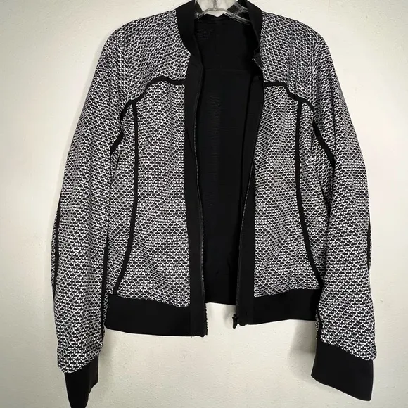 Lululemon Reversible Bomb Around Jacket size 10