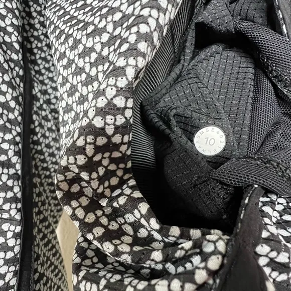 Lululemon Reversible Bomb Around Jacket size 10