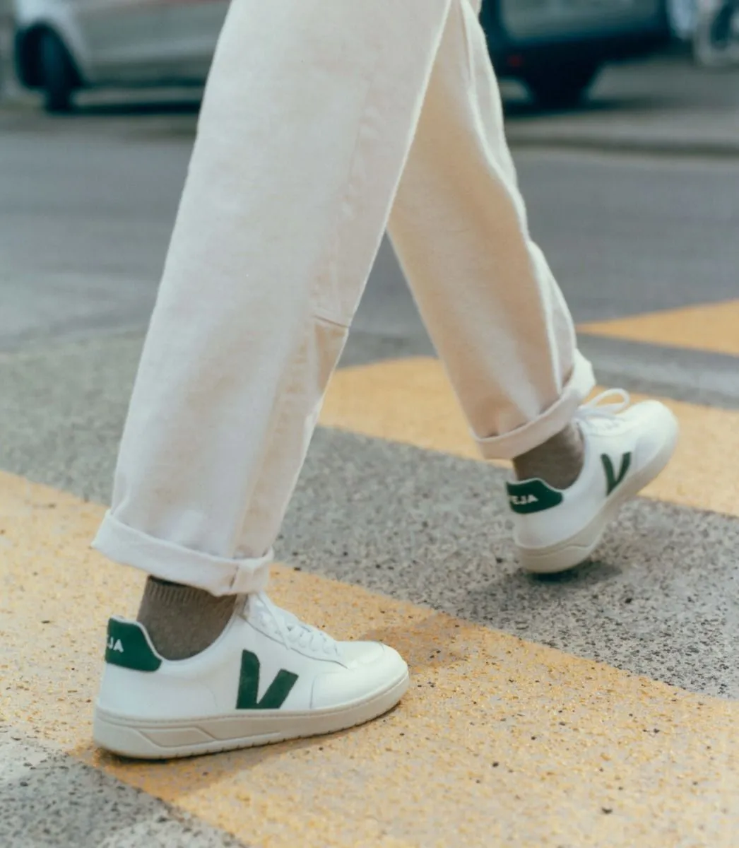VEJA- MEN’S V-12 LEATHER SHOE