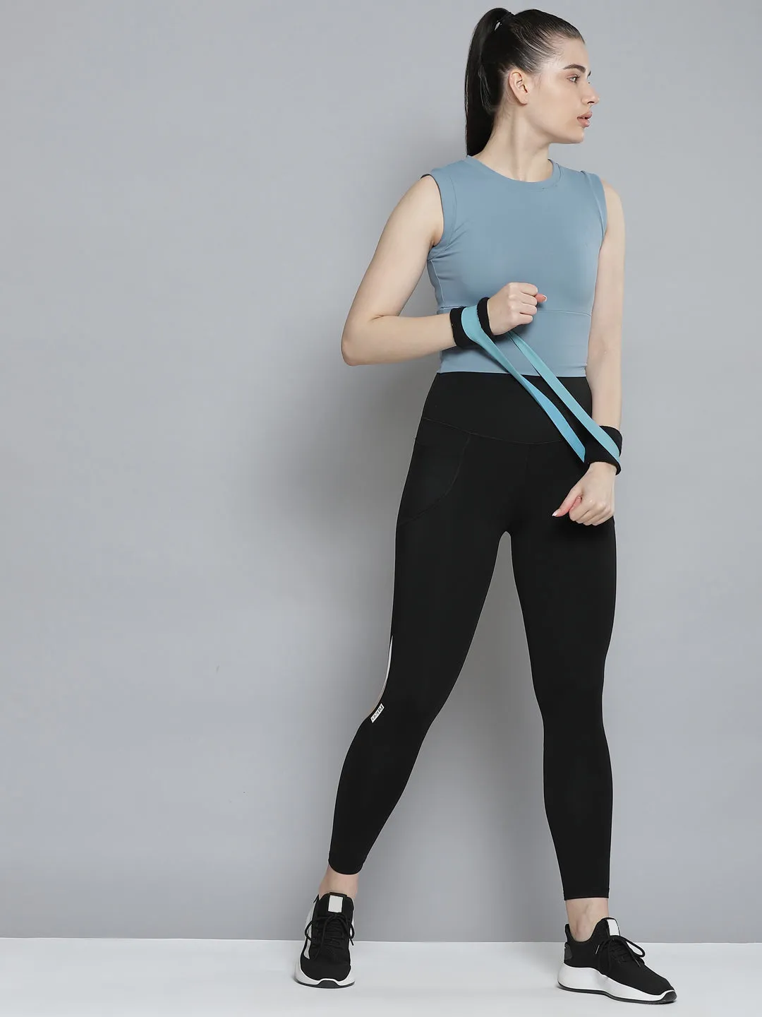 Women's Blue Solid Slim Fit Quick Dry Training Crop T-shirt