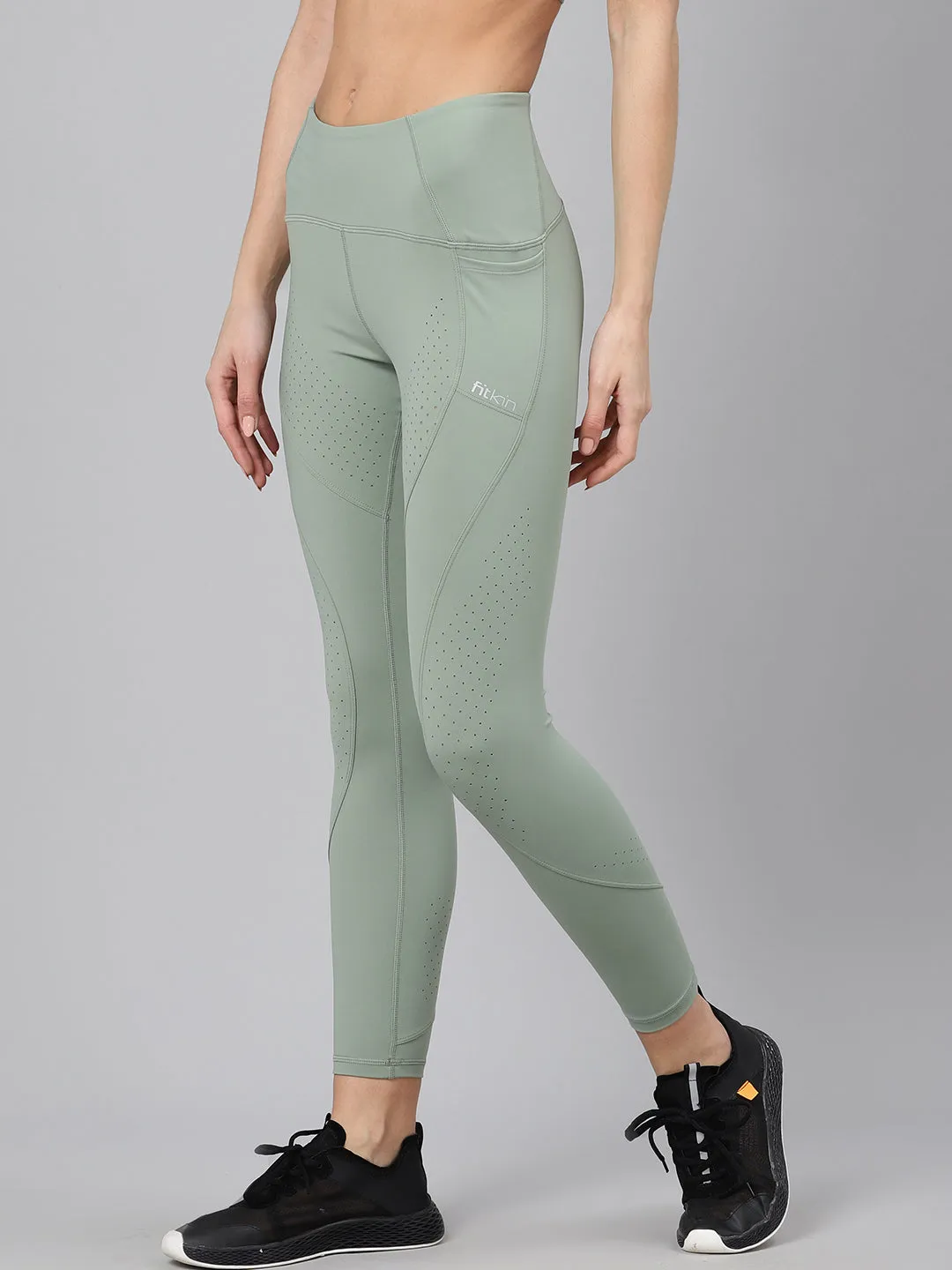 Women's Green Self Design Quick Dry Cropped Training Tights